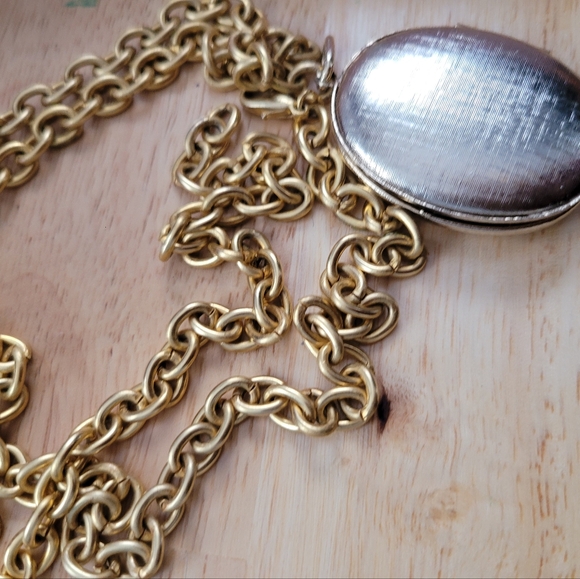 Vintage photo Locket with long chain - Picture 8 of 8
